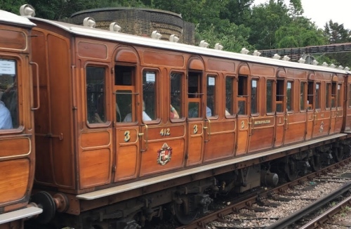 Metropolitan 412 Met 'Bogie' ('Chesham') set: Composite built 1900