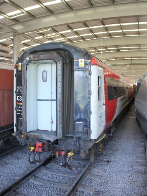 BR 40332 Mk 3 HST Trailer Unclassified Buffet, later TRFB built 1980
