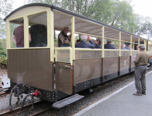GWR 4151 semi-enclosed Second Open narrow gauge coach built 1938