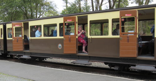GWR 4147 Fully-enclosed Second Open narrow gauge coach built 1938